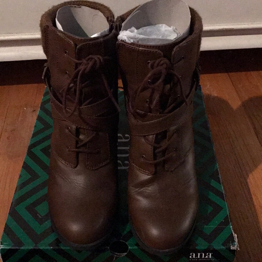 Brand New Brown Booties